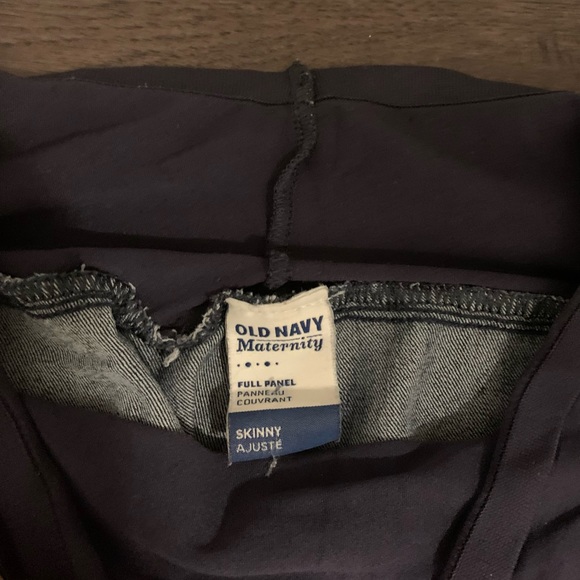 Old Navy Maternity Skinny Jeans - Picture 2 of 2